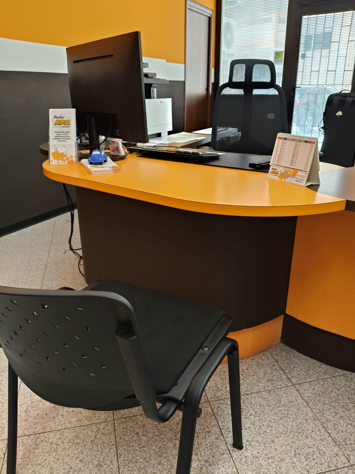 Postazione dedicata alle persone con disabilità presso Studio APA Services ad Alghero